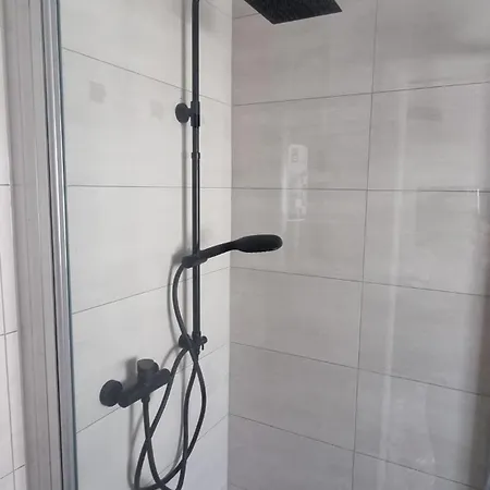 Altstadtwohnung Modern Red 아파트 란츠베르크암레흐