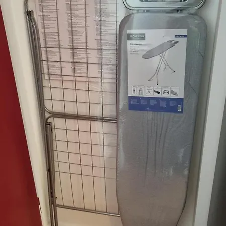 Altstadtwohnung Modern Red Lejlighed *