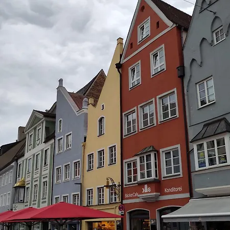 Altstadtwohnung Modern Red *