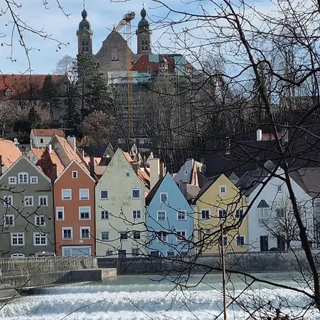 Altstadtwohnung Modern Red * Landsberg am Lech